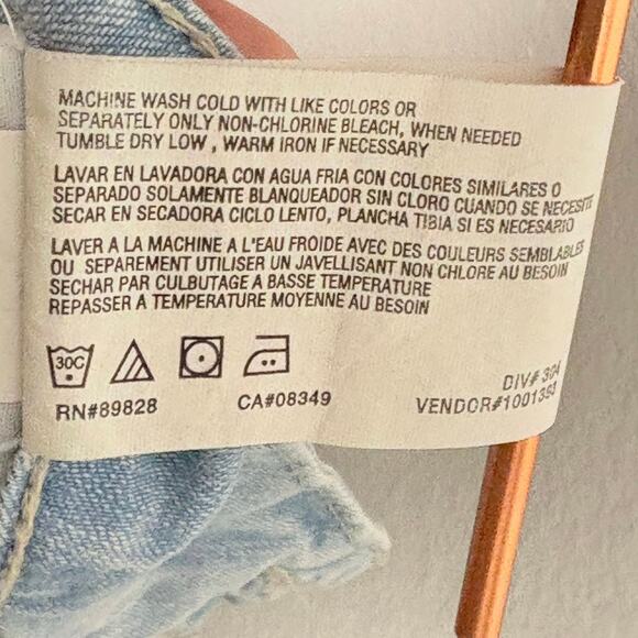 Women's Size 12 Light Wash Brady Style Bermuda Length Light Wash Shorts Pants - Picture 9 of 10